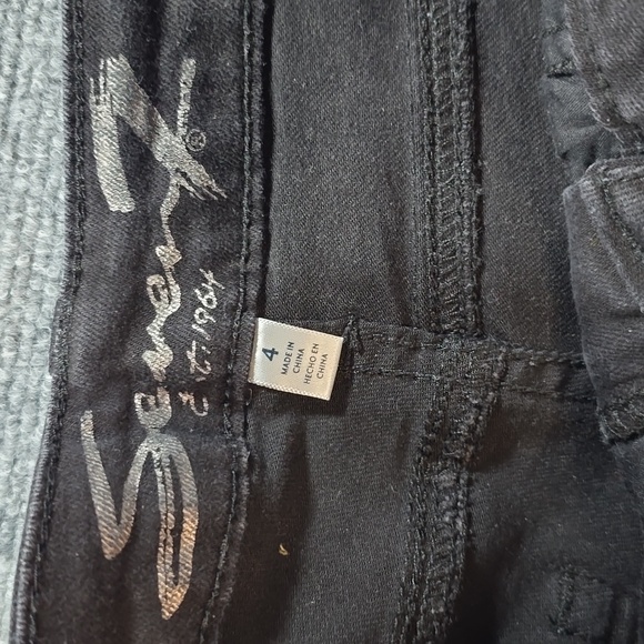 7 Black denim shorts Sz 4 - Picture 2 of 7